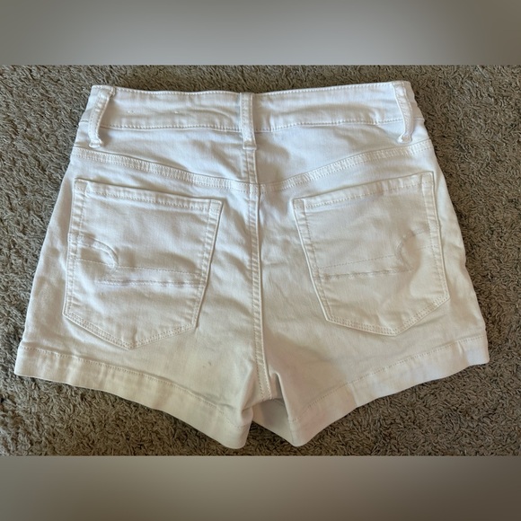 White side button high rise shorts - Picture 6 of 8